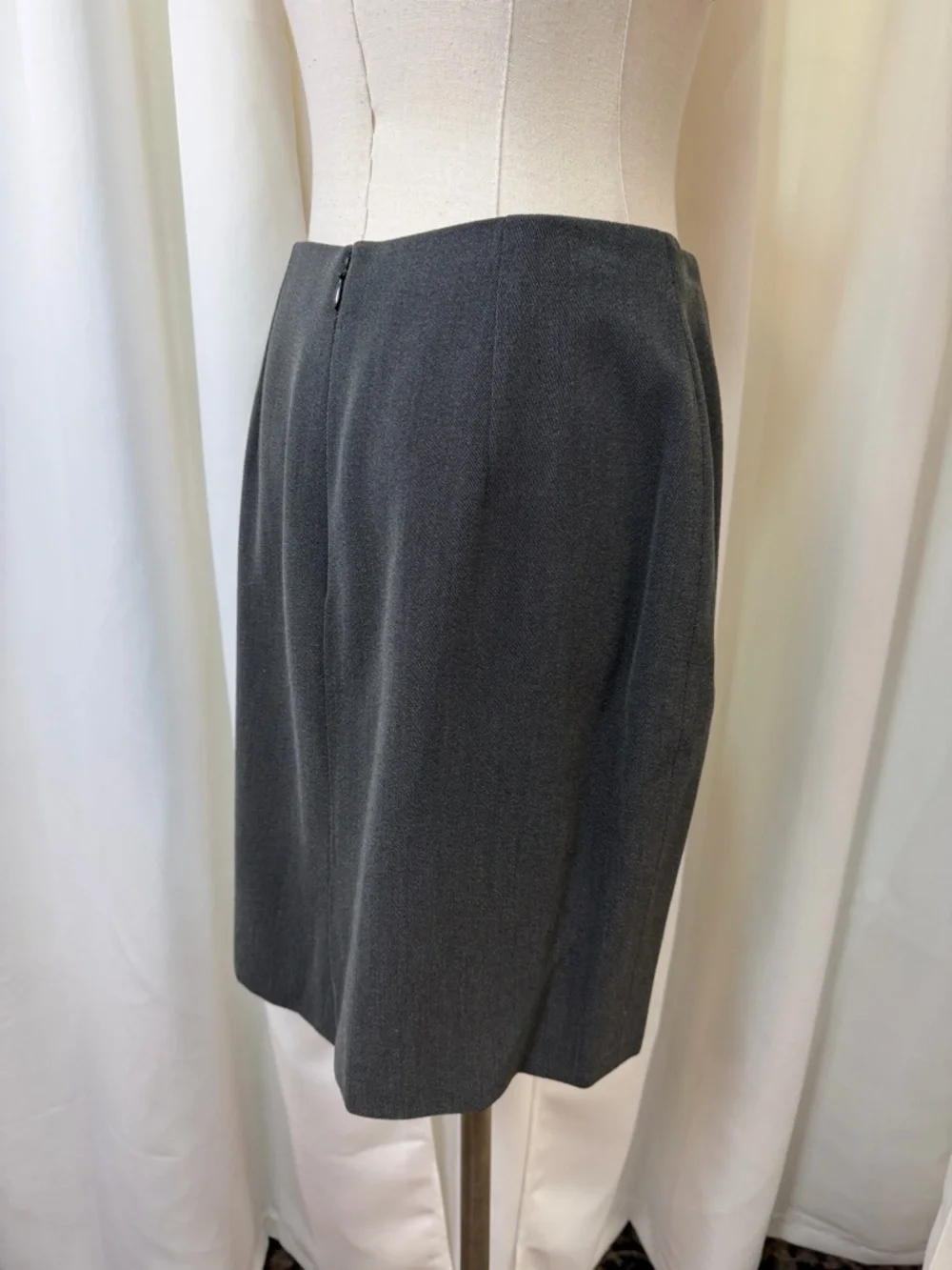 Gianni Versace Couture Vintage Charcoal Gray 100% Wool Pencil Skirt Size 6